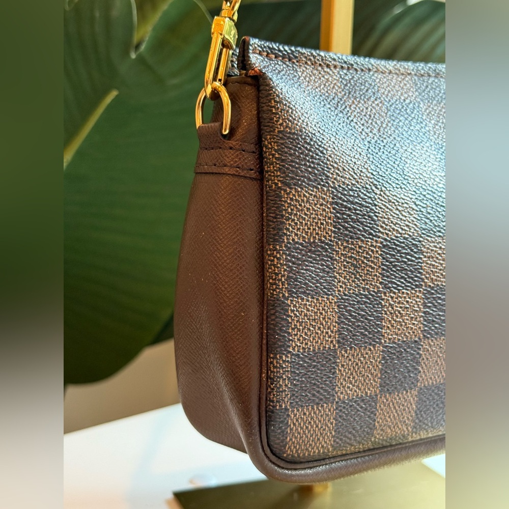 Louis Vuitton ‘Trousse’ Pochette - Picture 3 of 13